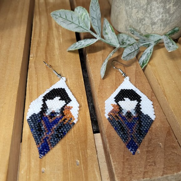 Handmade Goth Girl Wednesday With Its' Hand on Shoulder Beaded Earrings - Picture 4 of 10